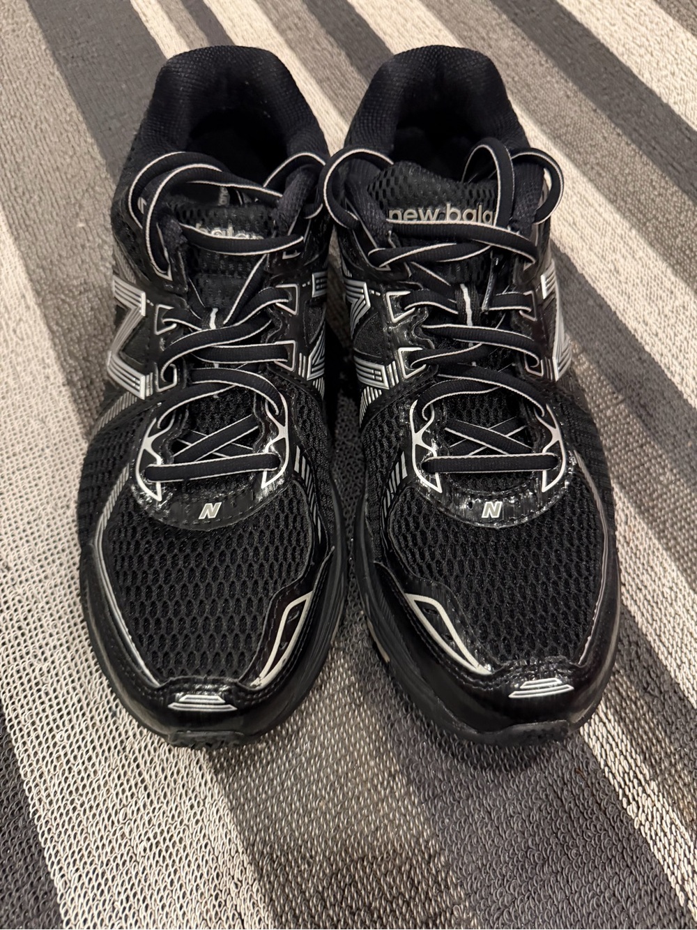 New Balance 860v2 Men's Athletic with Reflective Trim sneaker